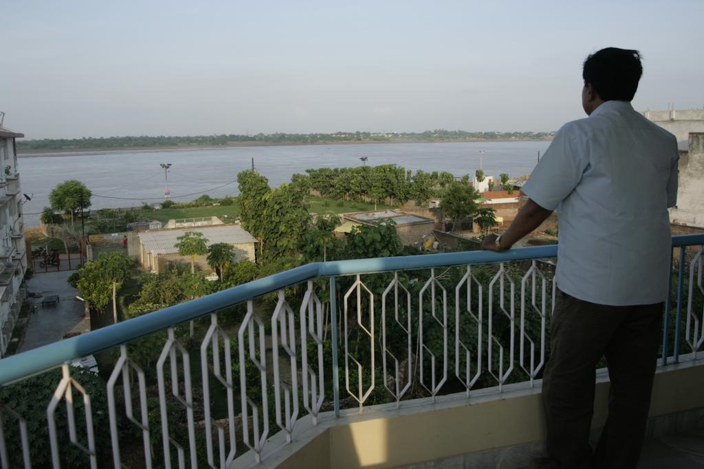Hotel Temple On Ganges Varanasi Exterior foto