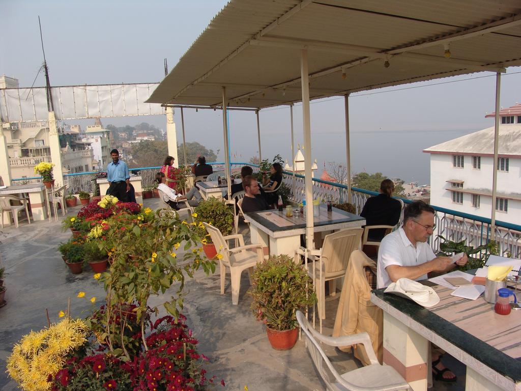 Hotel Temple On Ganges Varanasi Exterior foto