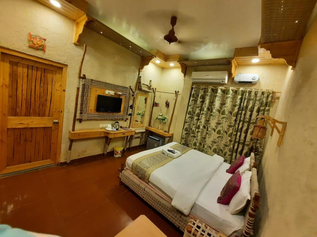 Hotel Temple On Ganges Varanasi Exterior foto