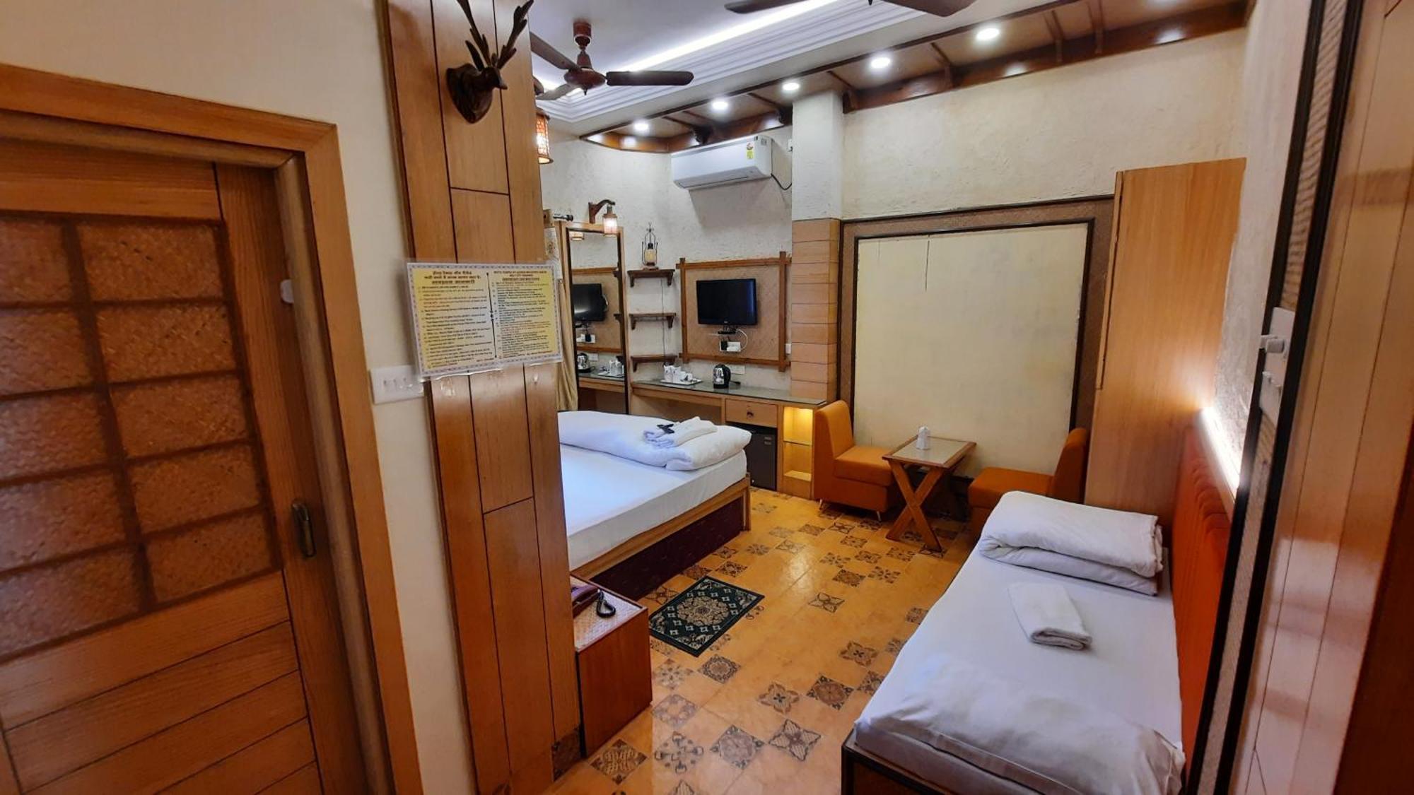 Hotel Temple On Ganges Varanasi Exterior foto