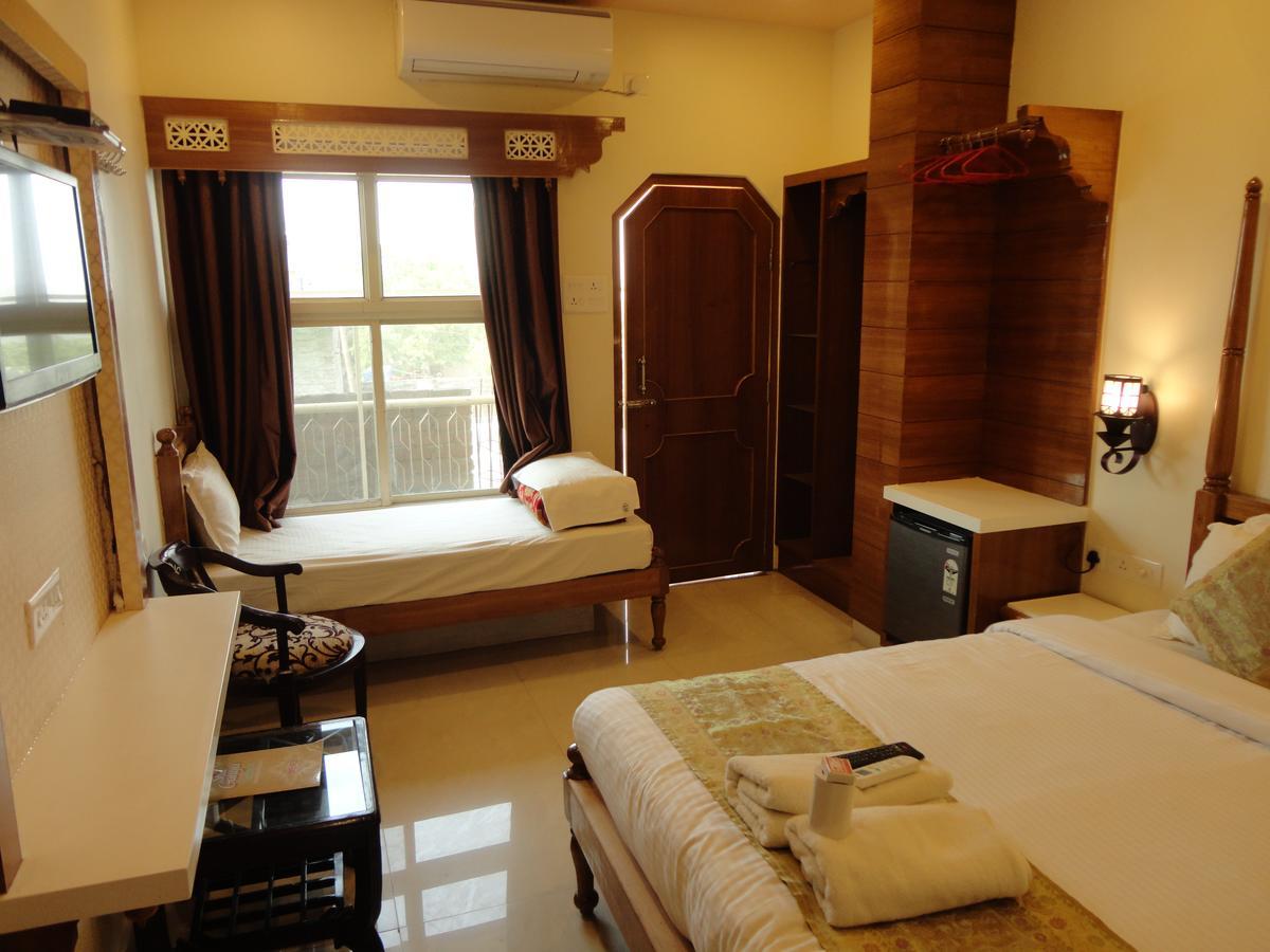 Hotel Temple On Ganges Varanasi Exterior foto